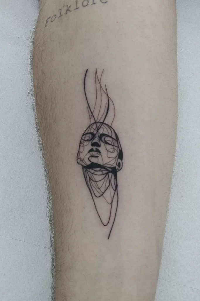 tatuaje linea fina Madrid